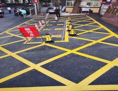 大连大连厂区划线，园区停车场划线，车库标识标线